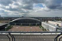 Na, Hand auf's Herz, wer kennt dieses Gel�nde? Hier liefen vor gar nicht allzu langer Zeit t�glich viele hundert G�terwagen �ber den Ablaufberg - heute geh�rt es zum Frankfurter Messegel�nde. Die Aufnahme entstand Sommer 2005