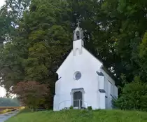 K�nigseggwald, die Marienkapelle von 1888 am Ortsrand, Aug.2013