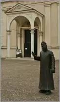 Durch ihn wurde Brecello ber�hmt: Don Camillo auf dem Marktplatz des Ortes.
(14.11.2013) 