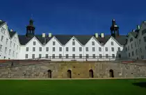 Schloss Pl�n, Residenz der Herz�ge von Schleswig-Holstein-Pl�n, erbaut im 17. Jahrhundert, heute im Besitz der Firma Fielmann (23.05.2011)
