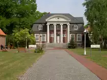 Pinneberg, Gut Thesdorf in der Rellinger Stra�e (10.05.2011)