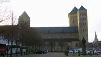 Der romanische Dom St. Peter aus dem 13. Jahrhundert in Osnabr�ck (Niedersachsen, Dezember 2013)