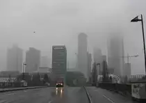 Businessviertel von Frankfurt am Main im nebligen Wetter. (03.12.2012)