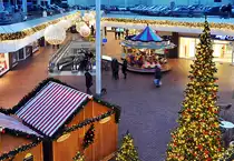 Teil der Weihnachtsbeleuchtung  im Einkaufszentrum H�rth (bei K�ln) - 13.12.2013