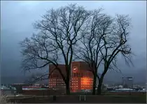 . Silvestermorgen in Oslo -

Die 60 Meter hohen T�rme des R�dhuset verstecken sich hinter den B�umen. Das Bild wurde von der Akershus-Festung aus aufgenommen. 

31.12.2013 (Matthias)