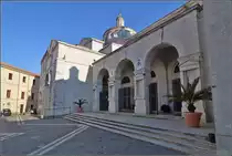 Catanzaro - Dom von Catanzaro Cattedrale di Santa Maria Assunta, leider wurde die Kirche v�llig unn�tig durch einen deutschen Bombenangriff im zweiten Weltkrieg stark besch�digt, erst 1960 wurde die Kirche wieder hergestellt. Sommer 2013.