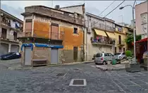 Scilla - In den Gassen des St�dchens. Sommer 2013.