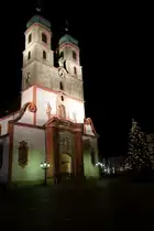 Bad S�ckingen - M�nsterplatz. Das m�chtige St. Fridolinsm�nster in voller Gr��e angestrahlt, ein wunderbarer Anblick. 24.12.2013