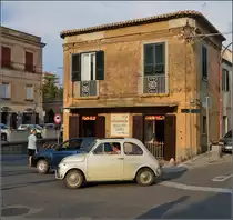 Tropea - Touristennest in Kalabrien.

Zwei  typische Spezialit�ten . Hoffentlich darf dieser Kleine zu den St�dtefotos... Sommer 2013.