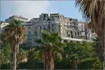 Tropea - Touristennest in Kalabrien.

Hei�es Bauwerk auf den Klippen. Sommer 2013.