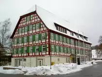 Historisches Rathaus in W�rtingen, Fachwerkbau von 1744 (17.02.2013)