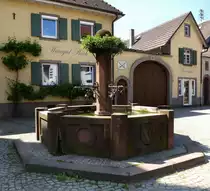 Eichstetten, der Brunnen am Rathaus, Aug.2013
