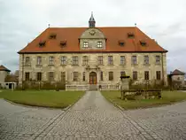 Schloss Hemhofen, Rechteckbau mit Walmdach, erbaut 1715 (09.02.2014)