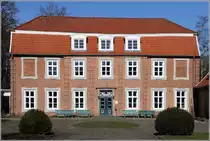 Rastede. Im Ortsteil Loy steht das Haus Osterberg, das heute von der Nieders�chsischen Akademie f�r Brand- und Katastrophenschutz (NABK) genutzt wird. Zuvor war es bereits viele Jahre Teil der Landesfeuerwehrschule. 08.03.2014