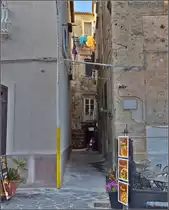 Tropea - Enge Gassen im Touristennest in Kalabrien. Sommer 2013.