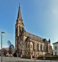 Neuwied - die m�chtige St. Matthias-Kirche (Frontseite) - 04.03.2014