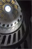 . Die Grabeskirche in Jerusalem - 

Die gr��ere der beiden Kuppeln �berdeckt die Rotunde mit dem Schrein des heiligen Grabes.

21.03.2014 (Jonas)