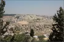 . J�dische Siedlung im erweiterten Ostjerusalem -

Blick von Bethlehem hin�ber zur Siedlung Har Choma. Das Bild wurde in der N�he der Geburtskirche aufgenommen.

27.03.2014 (Matthias)