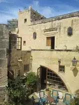 Gharb, Innenhof im Folklore Museum, H�user erbaut um 1500 (24.03.2014)