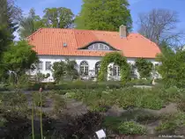 Im Garten vom Rosen-Caf� am Schlosspark in Gl�cksburg (Kreis Schleswig-Flensburg, Schleswig-Holstein, Mai 2010)