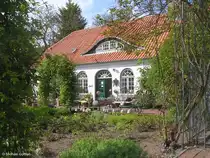Terrasse vom Rosen-Caf� am Schlosspark in Gl�cksburg (Kreis Schleswig-Flensburg, Schleswig-Holstein, Mai 2010)