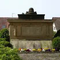 Schallstadt im Markgr�flerland, Denkmal f�r die Gefallenen der beiden Weltkriege, April 2014