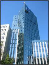 Das Hochhaus der Sparda-Bank West hinter dem D�sseldorfer Hauptbahnhof, aufgenommen am 09.09.2006.