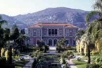 Saint-Jean-Cap-Ferrat am 7. August 1974: Villa Ile de France oder Villa Ephrussi de Rothschild. - Die Villa, die in den Jahren 1905 bis 1912 erbaut wurde, beherbergt heute hervorragende Sammlungen von u.a. Vincennes- und S�vres-Porzellan und Plastiken aus dem 18. Jahrhundert.