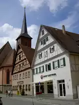 Bad Windsheim, Spitalkirche Hl. Geist und Fachwerkh�user an der Rothenburger Stra�e (19.06.2014)