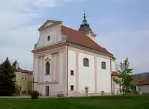 Gro�stelzendorf, St. Andreas Kirche, sp�tbarock, erbaut von Johann Lucas von Hildebrandt, gotischer Nordturm von der Vorg�ngerkirche (19.04.2014)