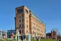 Die  Rohm�hle  und dahinter die  Direktorenvilla  am Bonner Bogen - 09.03.2014