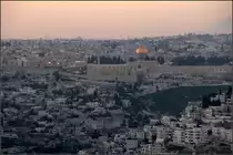 . Abendstimmung �ber Jerusalem - 

Blick zur Old City mit dem Felsendom.

27.03.2014 (Jonas)