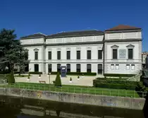 M�lhausen (Mulhouse), das klassizistische Geb�ude beherbergt das Stoffdruckmuseum, hervorgegangen aus dem 1857 er�ffneten Museum f�r Industriedesign, Mai 2014