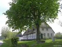 Reetdach gedecktes Haus bei Sieseby an der Schlei (Kreis Rendsburg-Eckernf�rde, Schleswig-Holstein, Mai 2010)