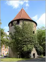 Osnabr�ck. Am Hasetorwall steht der B�rgergehorsam. Er ist der j�ngste der gro�en Wehrt�rme in Osnabr�ck, er wurde 1517 bis 1519 errichtet. Seine Mauern sind bis zu 3 m dick.
06.07.2014