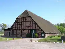 Das  Kuh-Caf�  im Gut Damp unweit vom Ferienort Damp an der Ostsee. Es diente des �fteren f�r Innen- und Au�enaufnahmen als Filmkulisse f�r die ZDF-Serie  Der Landarzt  (Kreis Rendsburg-Eckernf�rde, Schleswig-Holstein, Mai 2010)