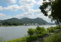 K�nigswinter am Rhein mit Drachenburg (Hintergrund Siebengebirge) - 31.05.2014