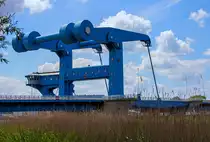 Eisenbahn- und Strassenbr�cke in Wolgast von der Inselseite aufgenommen. - 15.07.2014