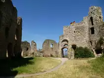 Staufen, der gro�e Innenhof der ehemaligen Burganlage, Juni 2014