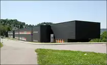 . Duale Hochschule L�rrach -

Auf der R�ckseite endet die Stadt und nach einer Wiese kommt man in den Wald, der aber durch die Autobahn durchschnitten wird.

18.06.2013 (Matthias)