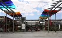 . Bunte Glasd�cher -

Zentrum der solarCity in Linz-Pichling.

01.06.2014 (Matthias) 