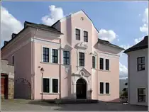 Schneeberg. Am Topfmarkt steht das barocke Bortenreuther-Haus, dass das Museum f�r bergm�nnische Volkskunst beherbergt. 
12.08.2014