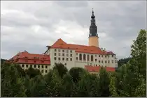 M�glitztal. Schloss Weesenstein aus s�dwestlicher Richtung. Das Schloss wurde 1318 erstmals urkundlich erw�hnt.
13.08.2014