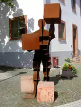 G�llheim, Skulptur vor dem Rathaus (08.06.2014)