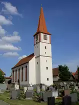 Marktbergel, Ev. St. Veit Kirche in der Kirchstra�e, Turm 14. Jahrhundert, Langhaus erbaut von 1753 bis 1754 (19.06.2014)