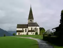 Winkl bei Bischofshofen, Pfarrkirche St. Primus und Felizian auf dem Kreuzberg, romanisches Langhaus mit Flachdecke, gotischer Chor, Fresken an der s�dlichen Langhauswand (01.08.2014)