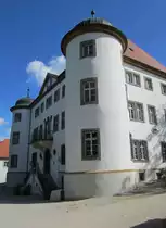 Schloss Reimlingen, barockes dreigeschossiges Geb�ude, erbaut von 1593 bis 1595 durch den Deutschen Orden, heute Rathaus der Gemeinde (24.08.2014)