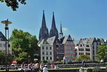 K�ln - Uferpromenade mit Altstadth�usern und Dom - 31.07.2014