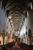 Haguenau, St. Georges Kirche, Mittelschiffsgew�lbe von 1609 bis 1611 in nachgotischen Formen, Kern Orgel von 1988 (03.10.2014)