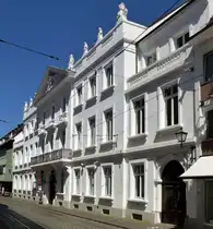 Freiburg, Palais Sickinger in der Altstadt, 1769-73 erbaut durch D'Ixnard als Stadtpalais f�r den Reichsfreiherrn von Sickingen-Hohenburg, 1962-65 Umbau zum Gerichtsgeb�ude unter Beibehaltung der historischen Fassade, Juli 2014